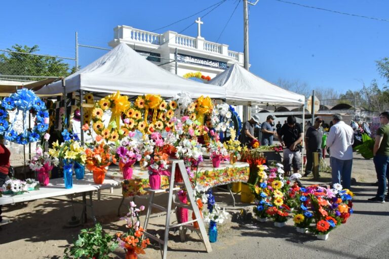 Reitera llamado Ayuntamiento de Hermosillo a vendedores y emprendedores a tramitar permisos para Día de Muertos