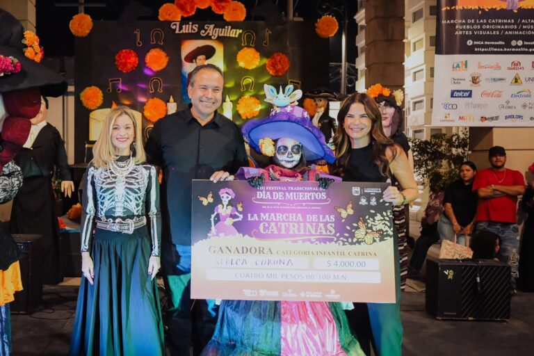 Reconoce Toño Astiazarán la creatividad y tradición en la Marcha de las Catrinas 2026 ante más de 12 mil asistentes
